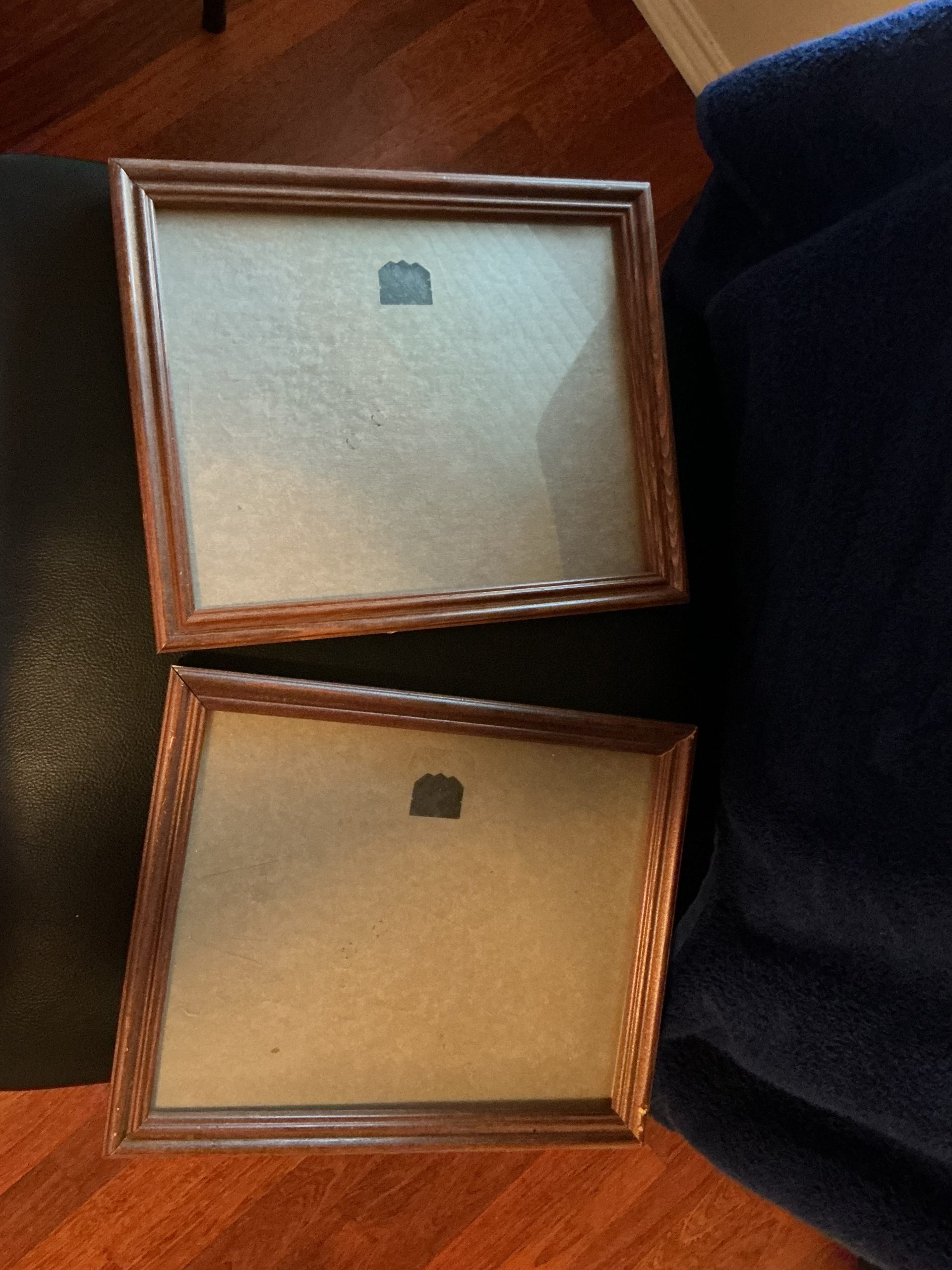Set of 2 Vintage Wood Grain Picture Frames - Image 8