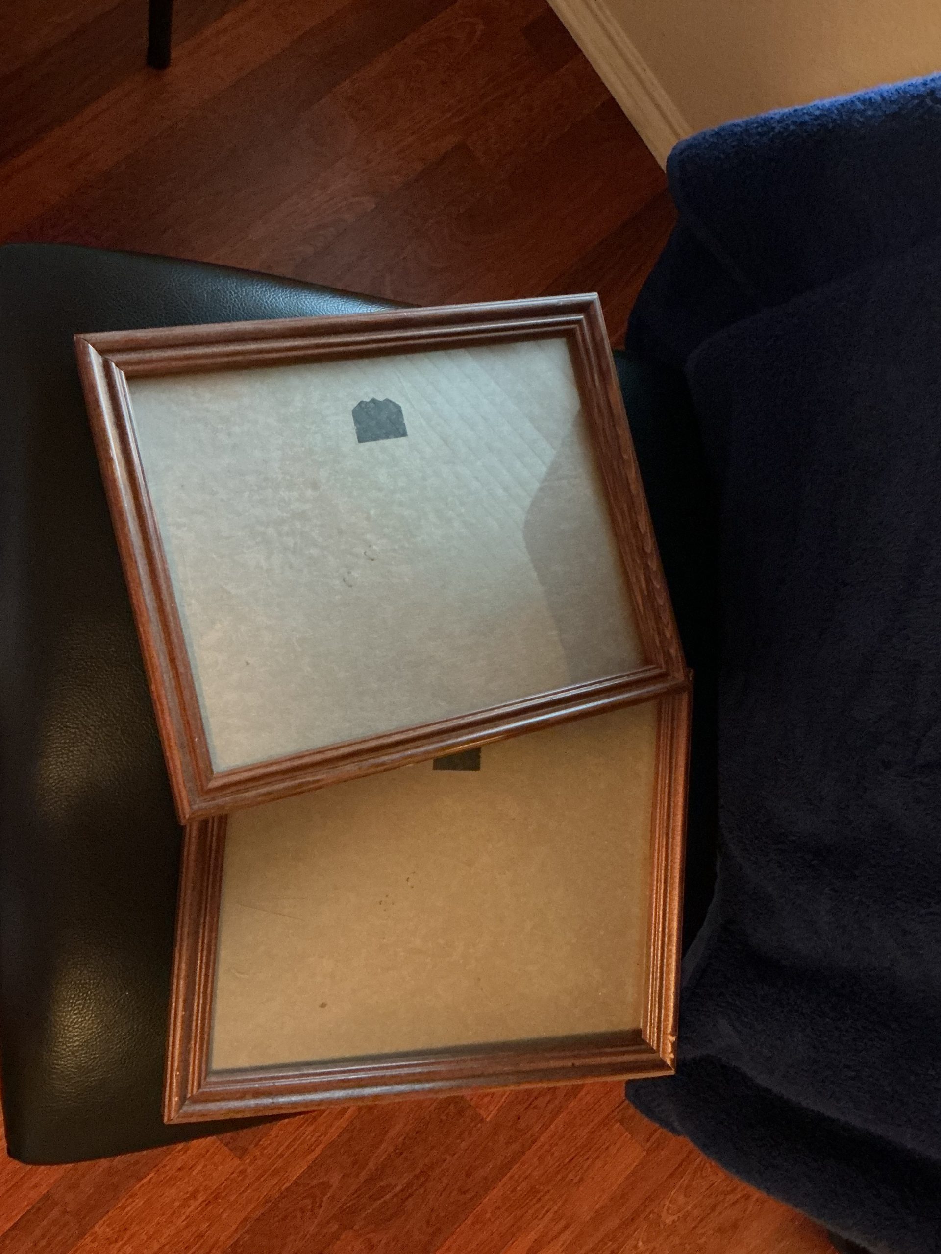 Set of 2 Vintage Wood Grain Picture Frames - Image 9