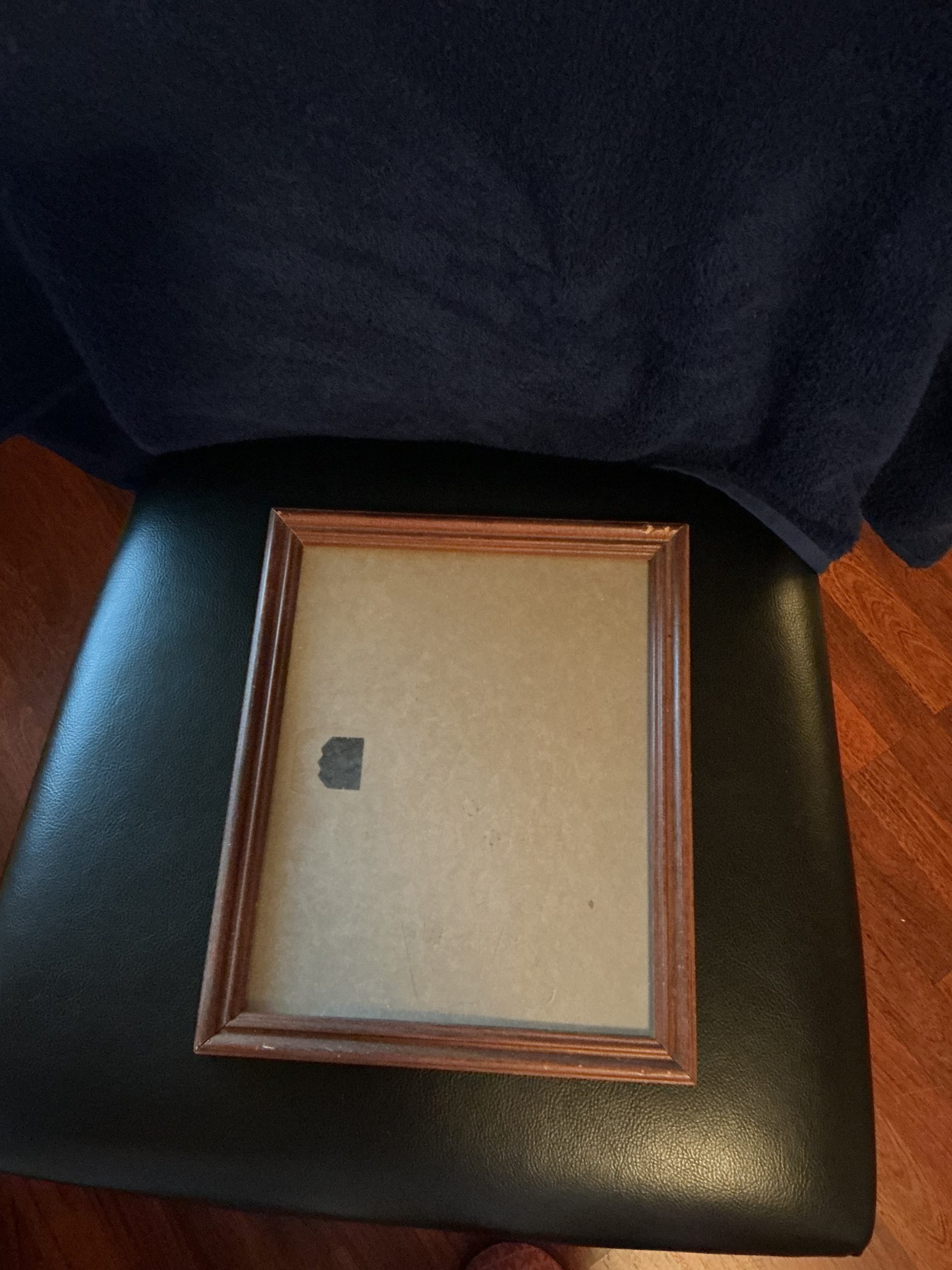 Set of 2 Vintage Wood Grain Picture Frames - Image 10