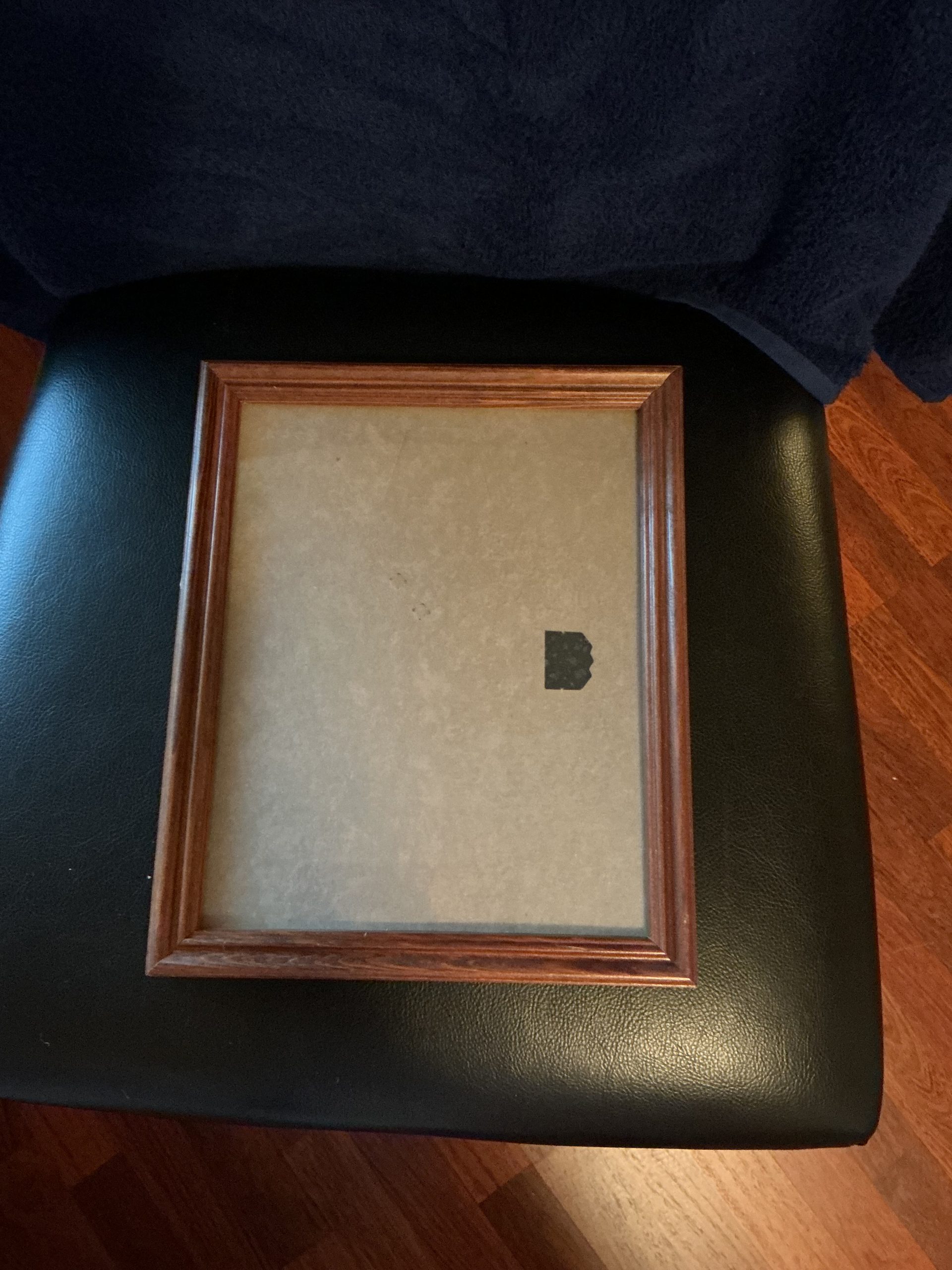 Set of 2 Vintage Wood Grain Picture Frames - Image 11