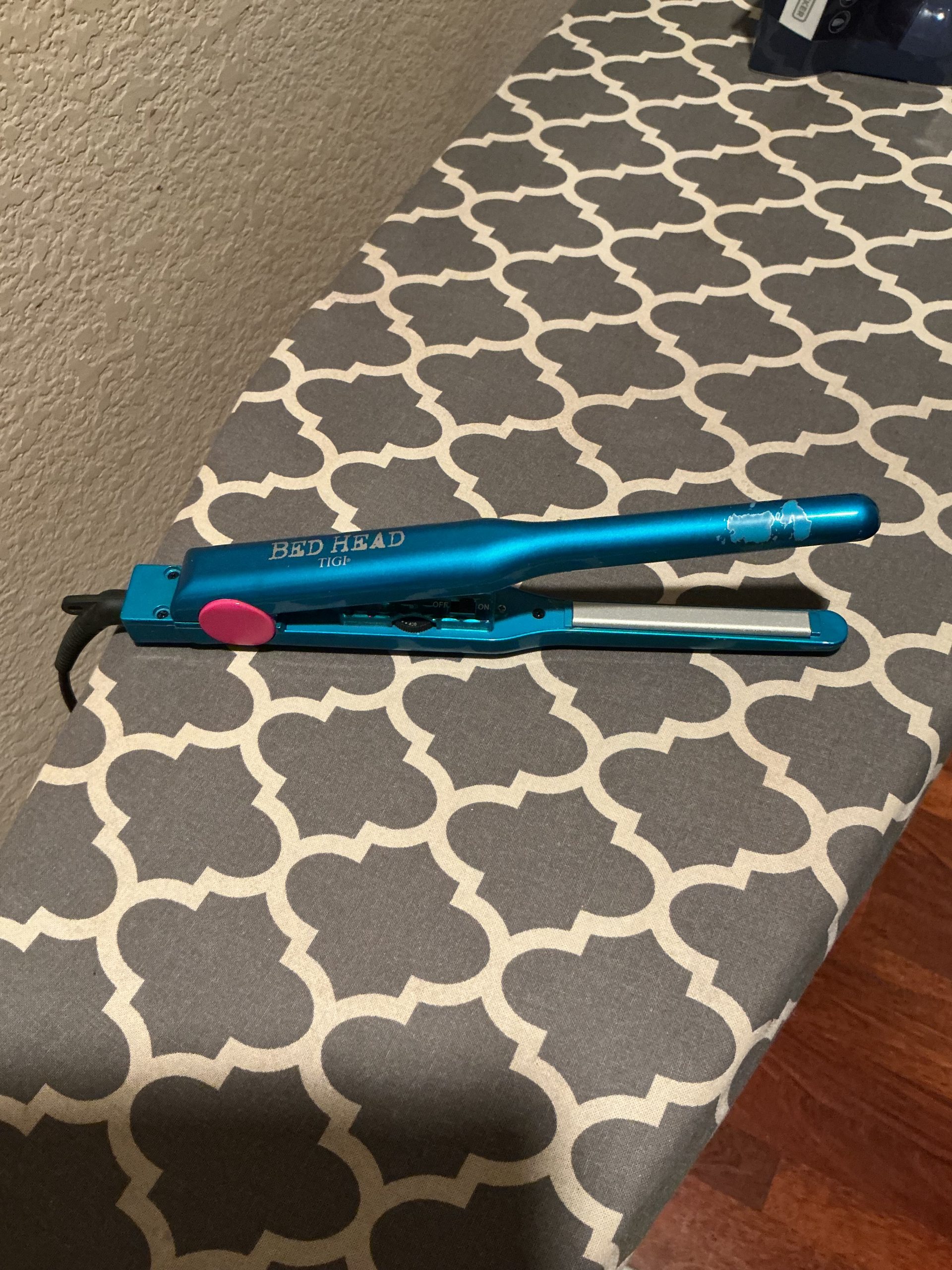 Bed Head Blue Hair Straightener (Flat Iron- Pre Loved) 1/2 in - Image 8