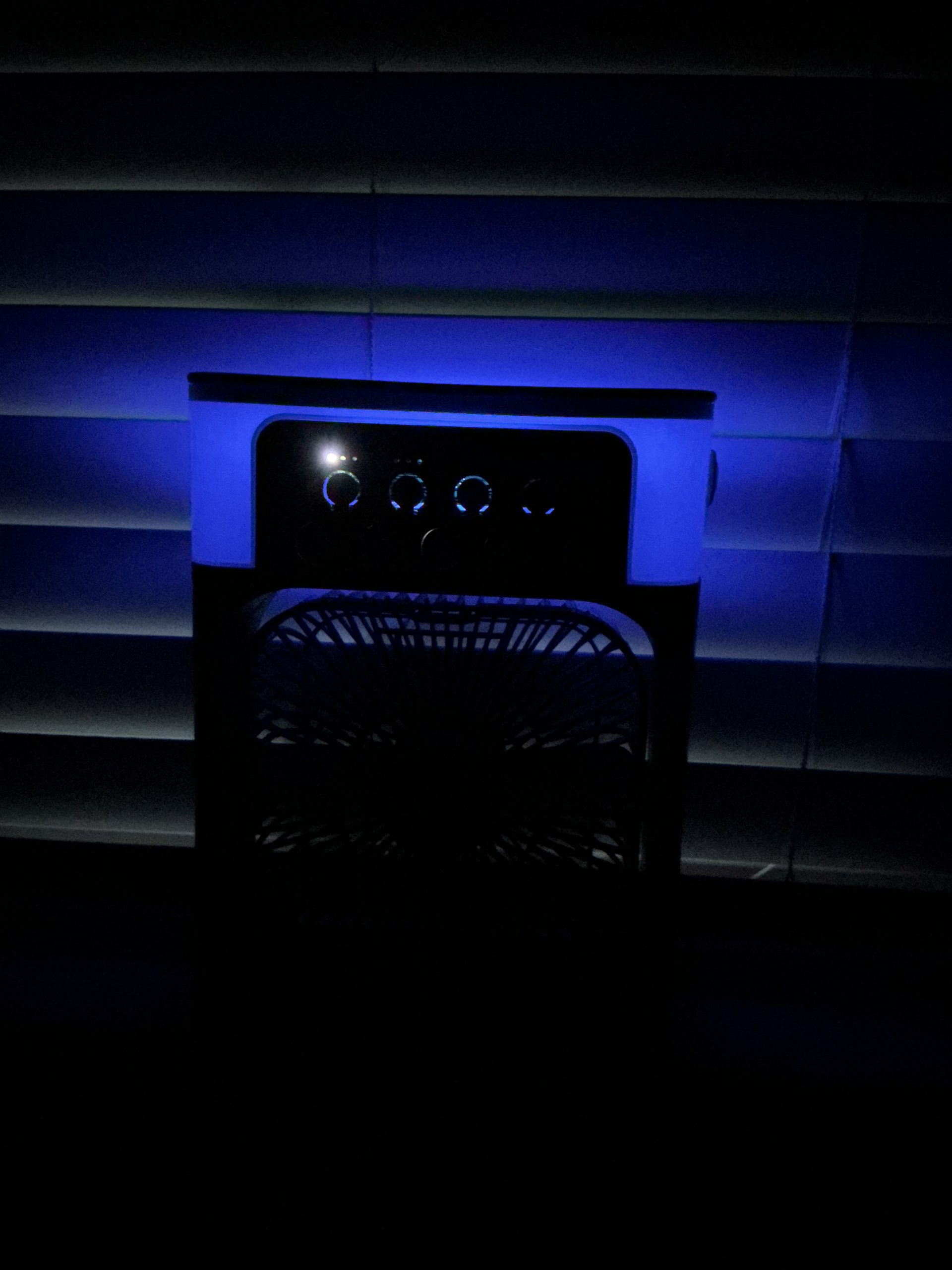 Portable Mini Desktop Cooling Fan with Watertank - Image 3