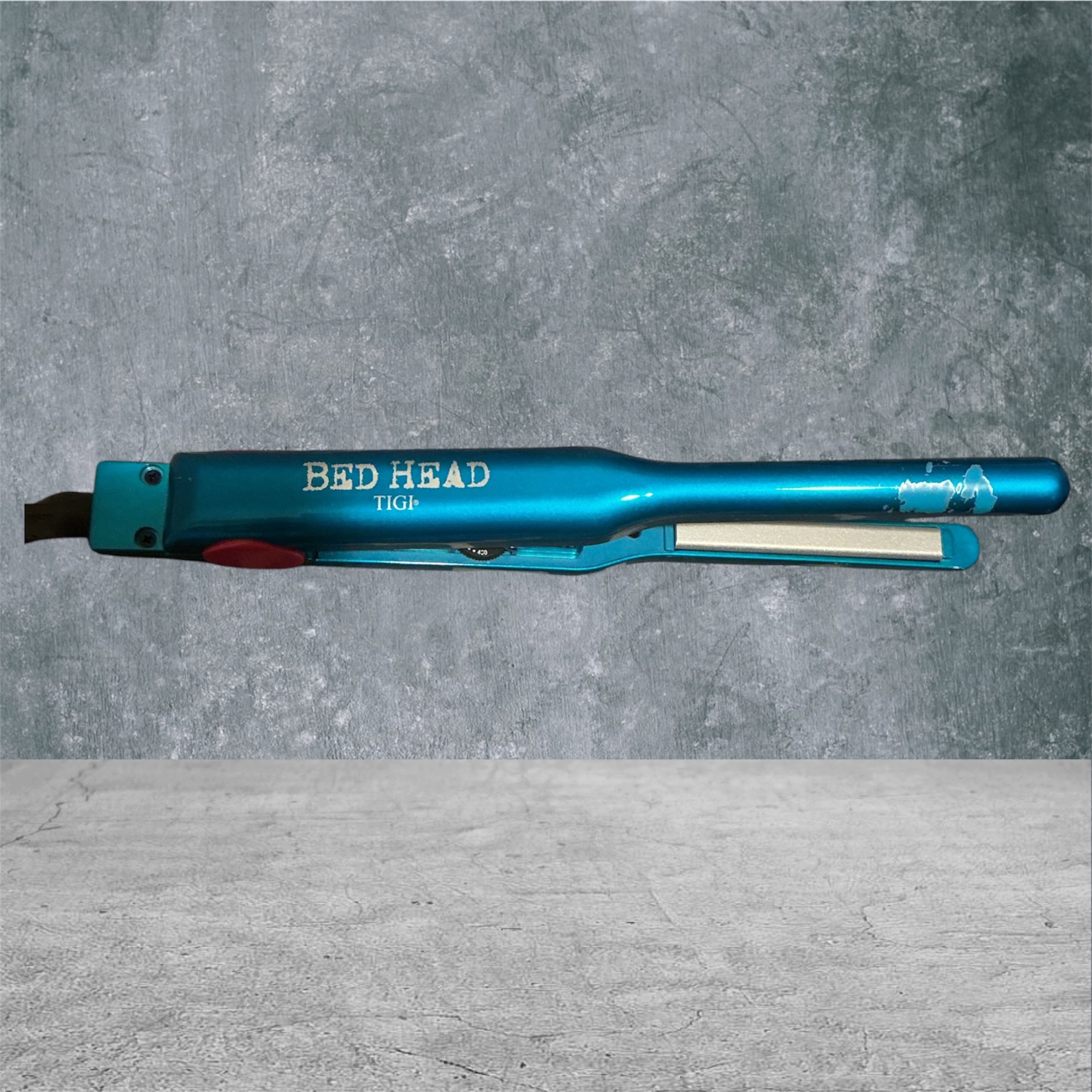 Bed Head Blue Hair Straightener (Flat Iron- Pre Loved) 1/2 in - Image 4