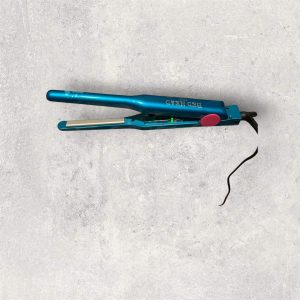 Bed Head Blue Hair Straightener (Flat Iron- Pre Loved) 1/2 in