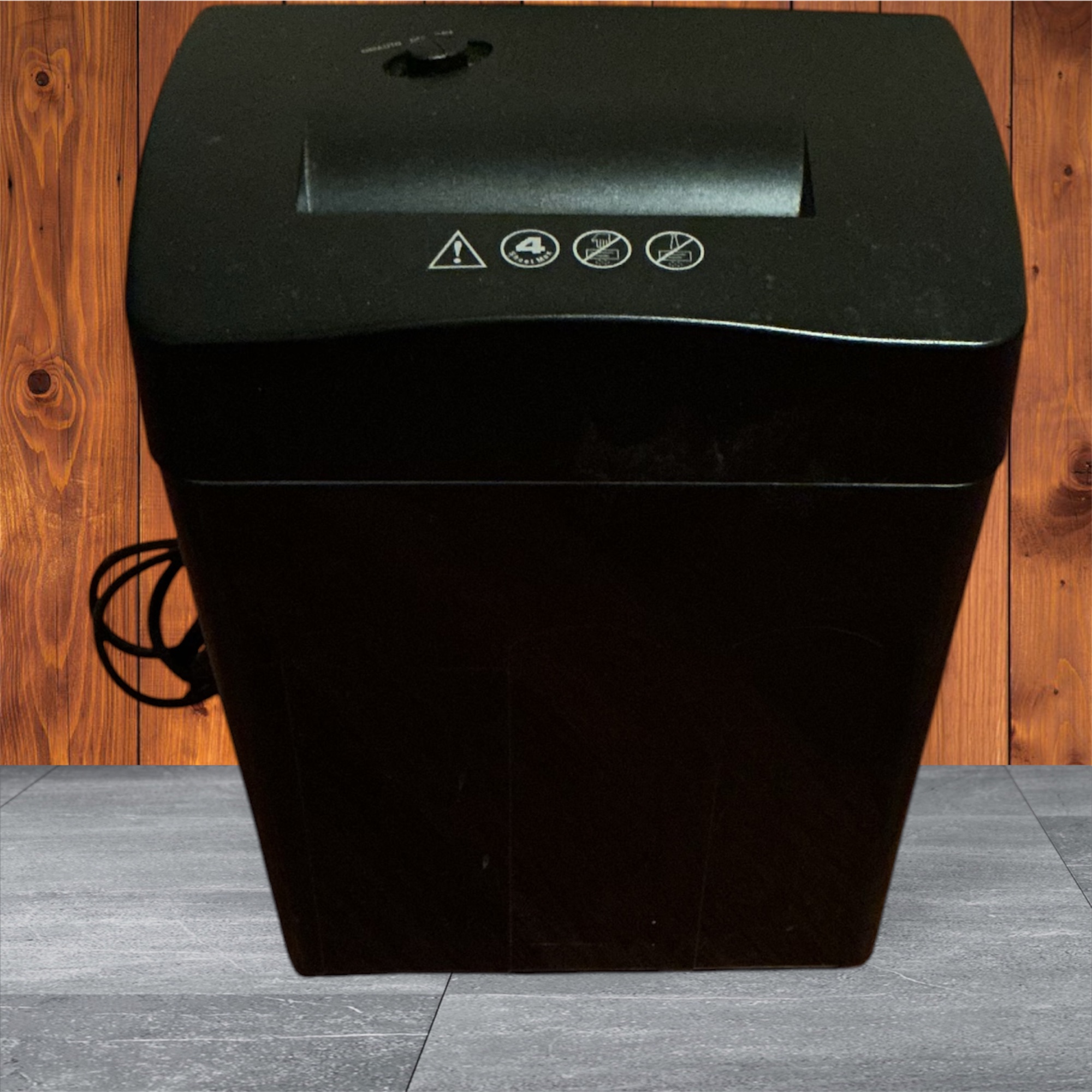 Compact 6 sheet Personal Paper Shredder (Pre-Loved) - Image 3