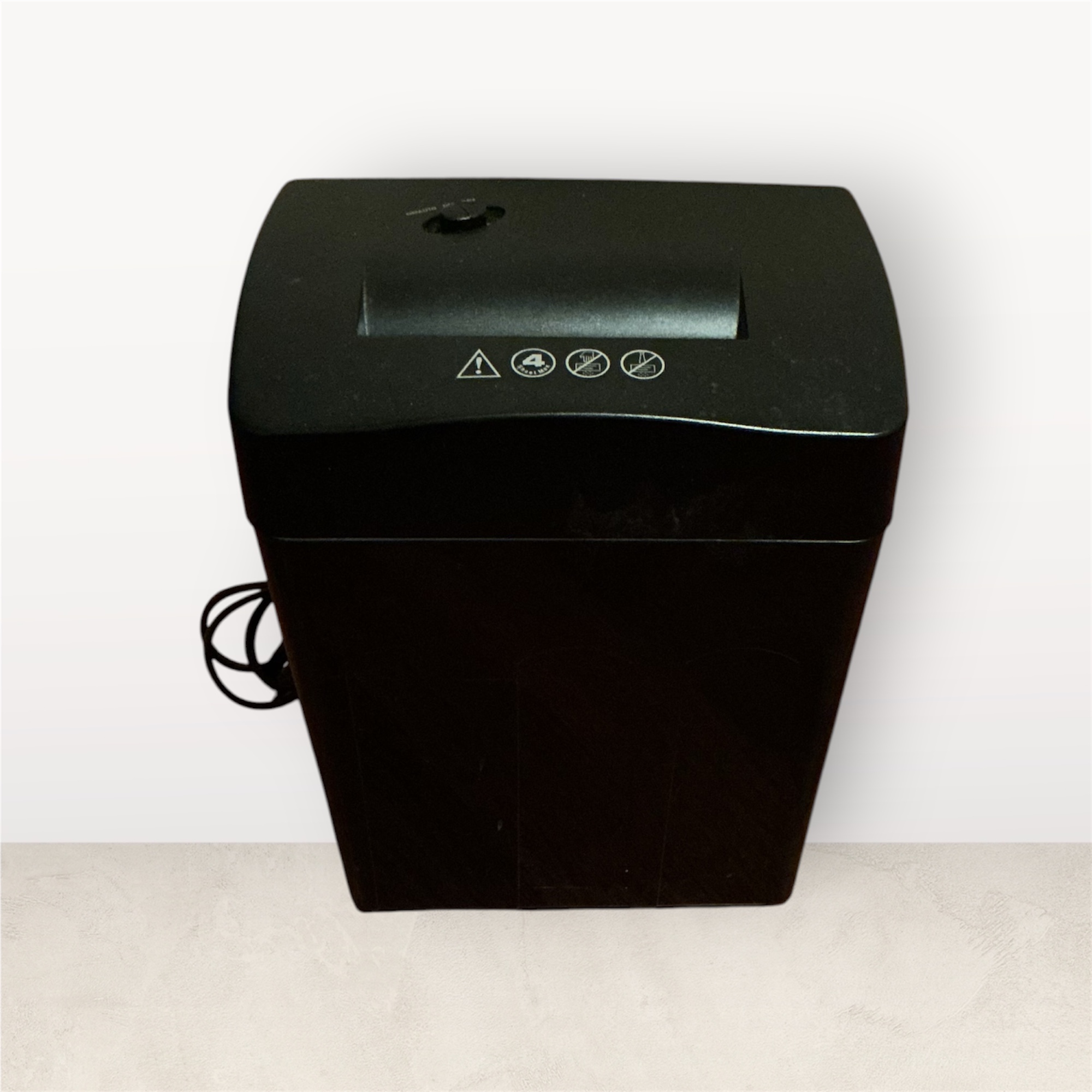 Compact 6 sheet Personal Paper Shredder (Pre-Loved) - Image 4