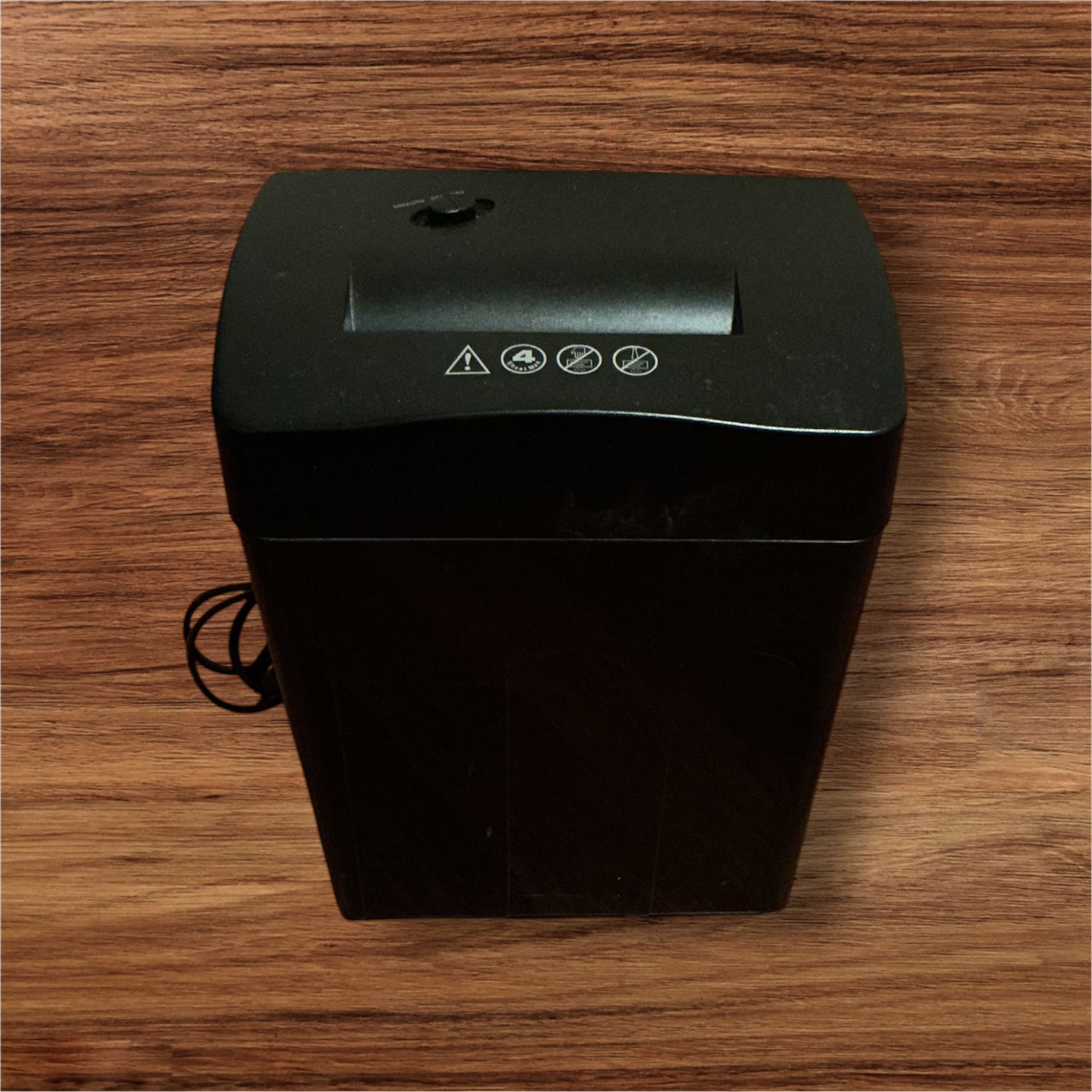 Compact 6 sheet Personal Paper Shredder (Pre-Loved) - Image 5