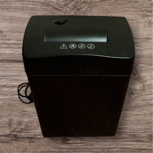 Compact 6 sheet Personal Paper Shredder (Pre-Loved)